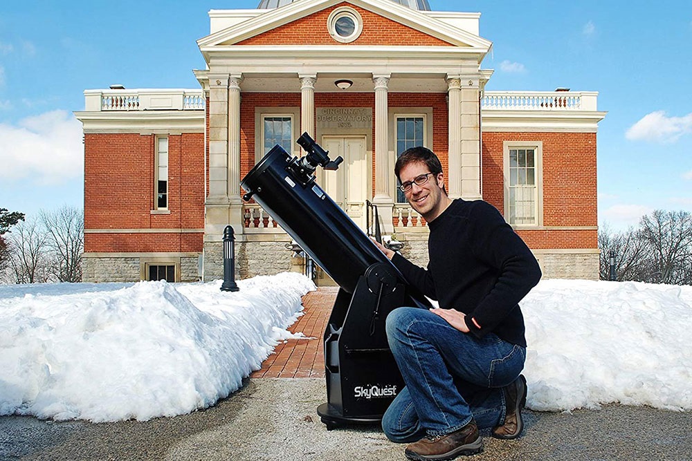 Photo of Orion SkyQuest XT8 Classic Dobsonian Telescope